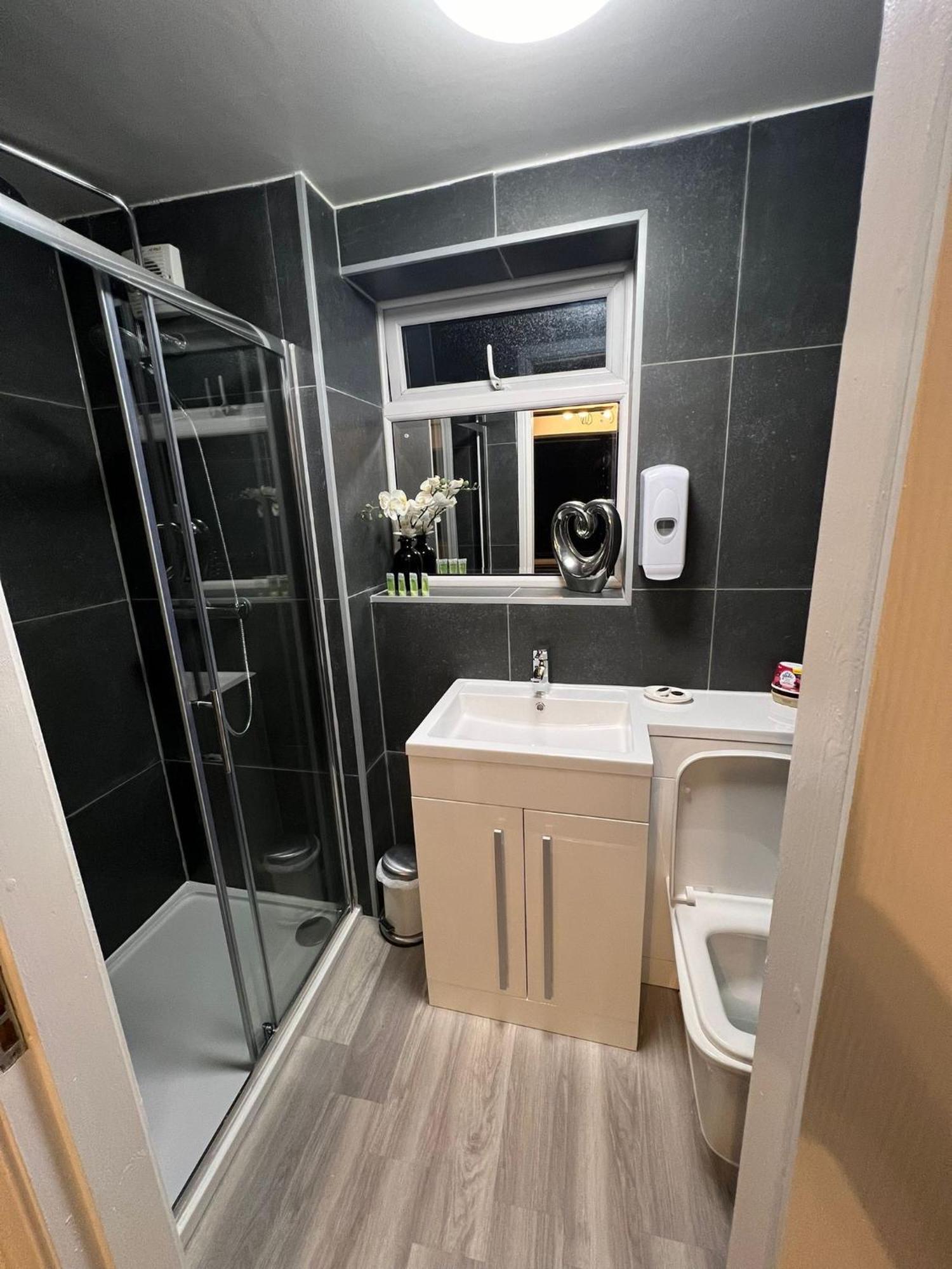 Abbey Holiday Accommodation Вітбі Екстер'єр фото