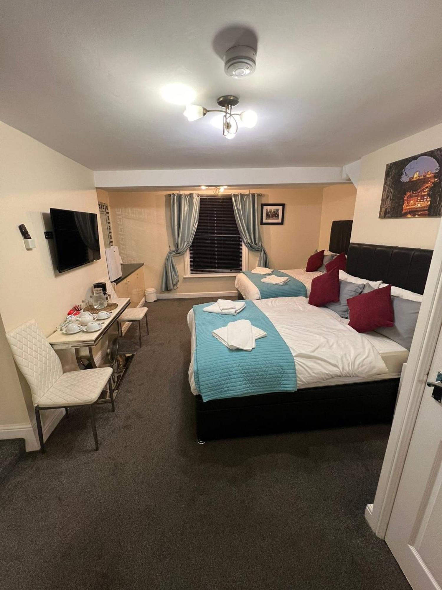 Abbey Holiday Accommodation Вітбі Екстер'єр фото