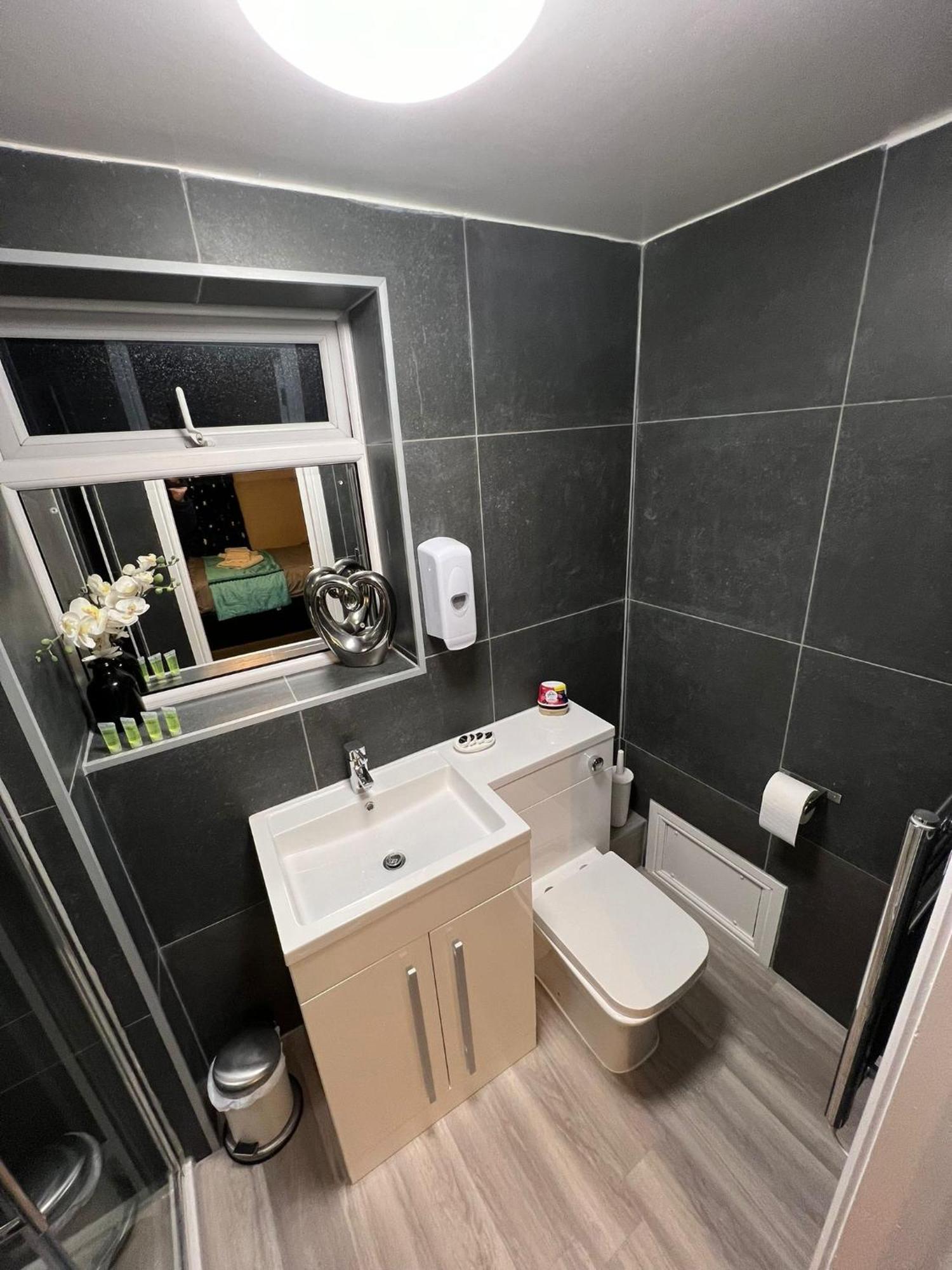 Abbey Holiday Accommodation Вітбі Екстер'єр фото